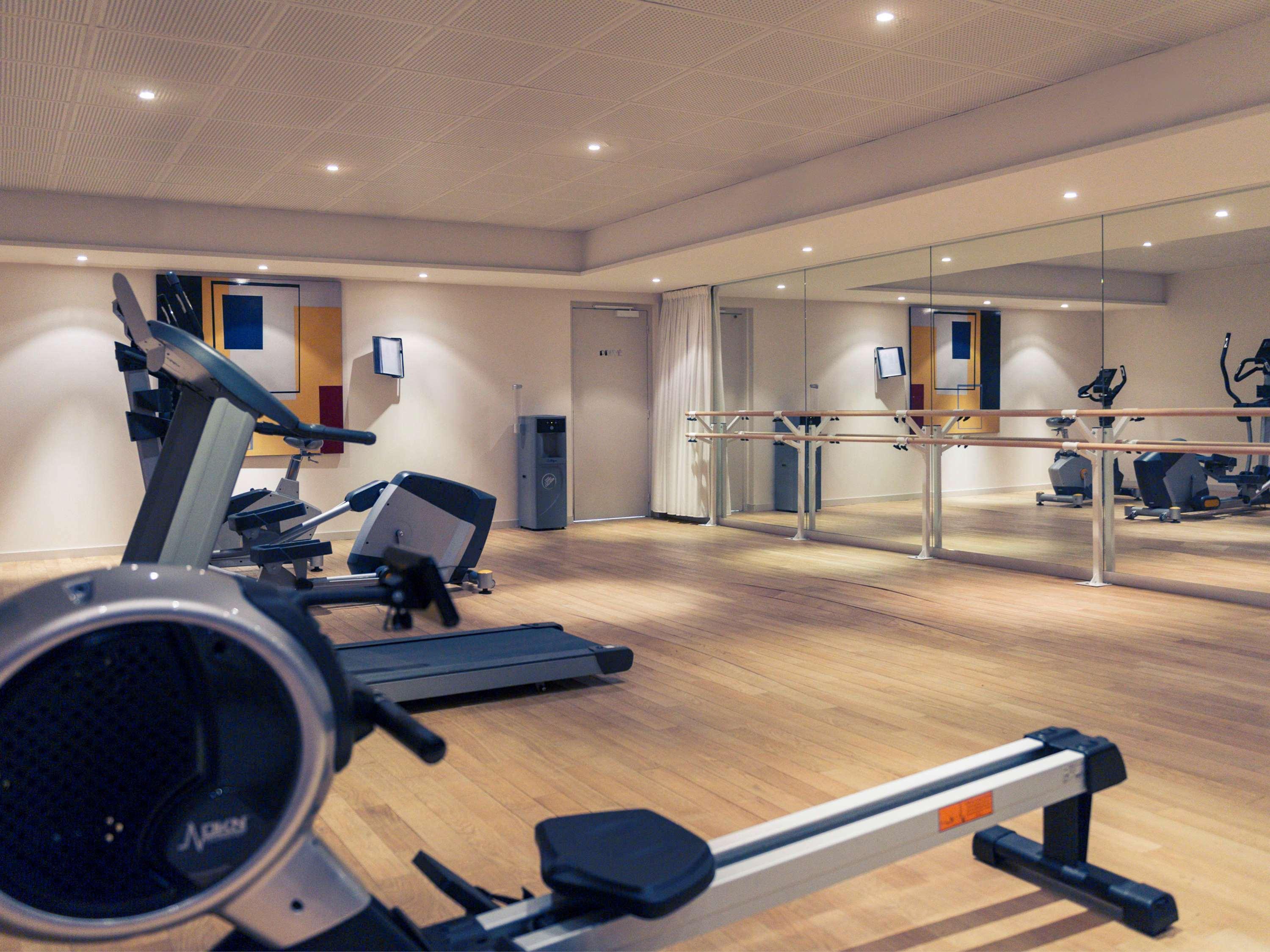 Mercure Maurepas Saint Quentin Экстерьер фото