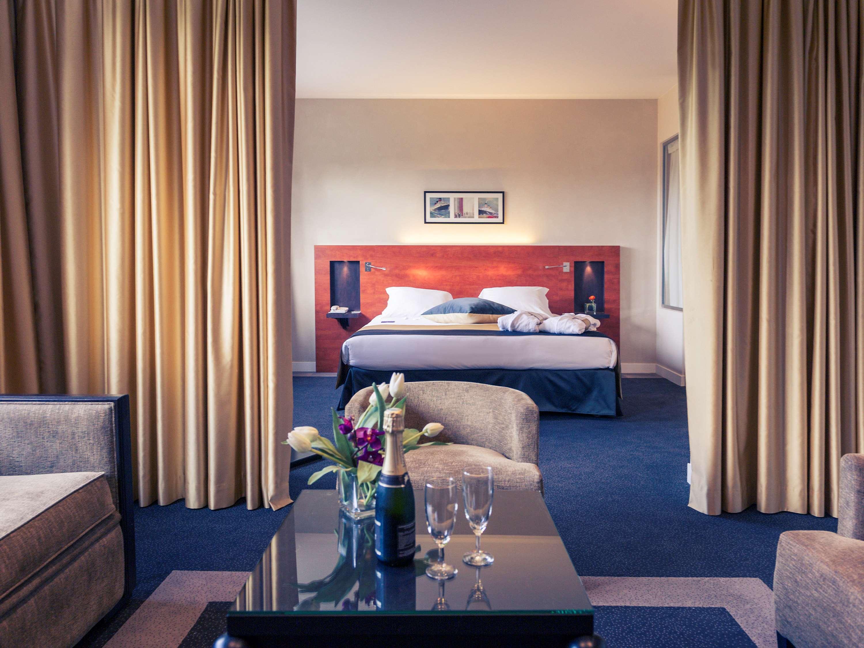 Mercure Maurepas Saint Quentin Экстерьер фото