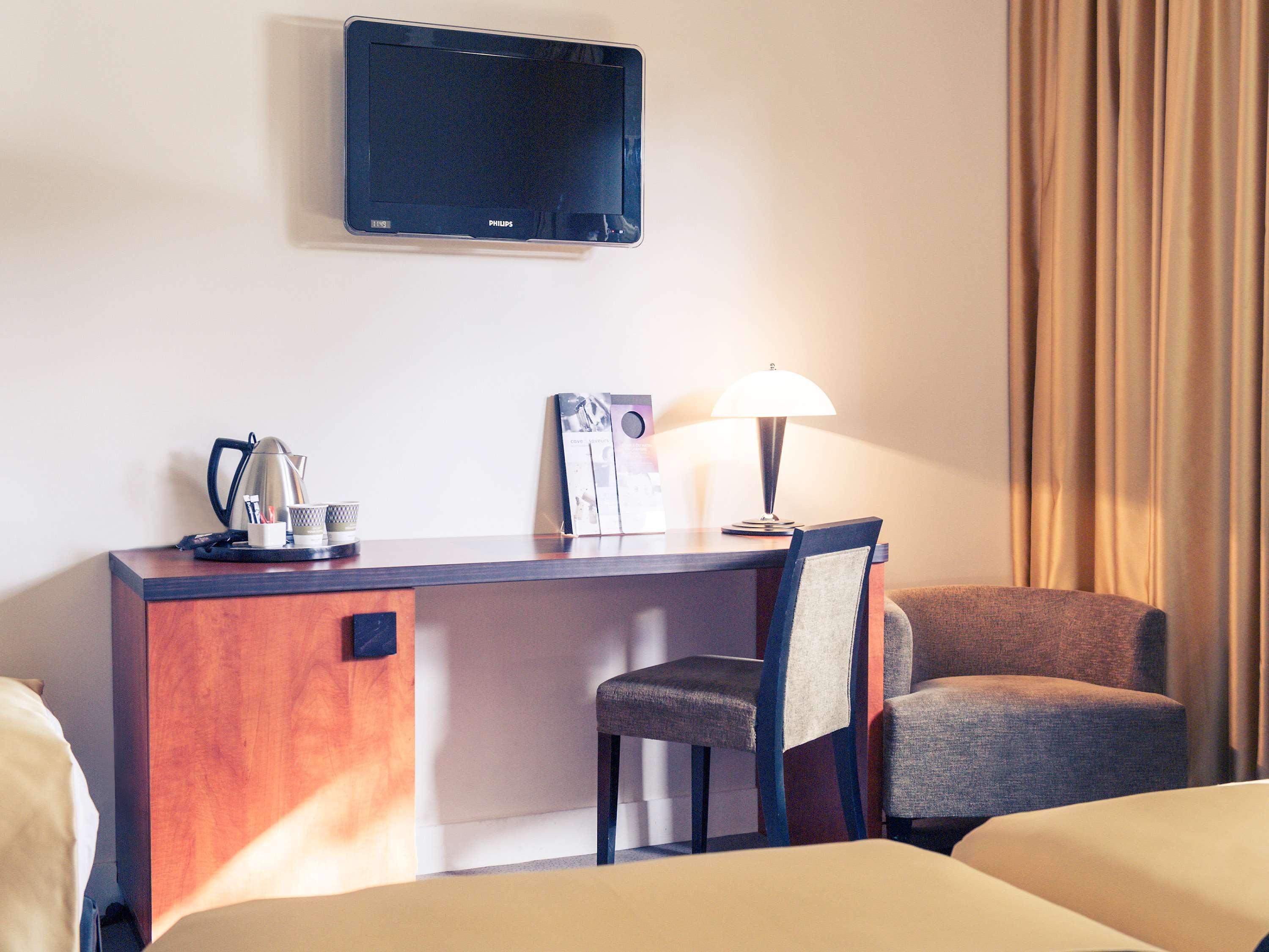Mercure Maurepas Saint Quentin Экстерьер фото