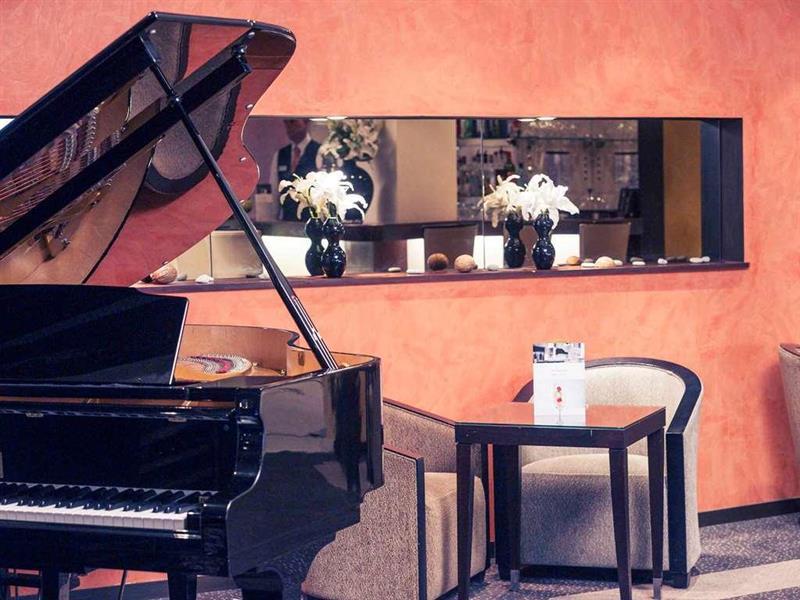 Mercure Maurepas Saint Quentin Экстерьер фото